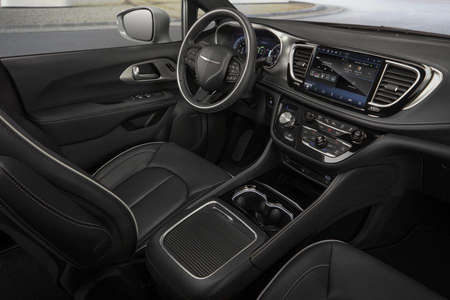 Интерьер Chrysler Pacifica Limited S Appearance Package AWD (RU) 2020 года  (фото 53 из 70)